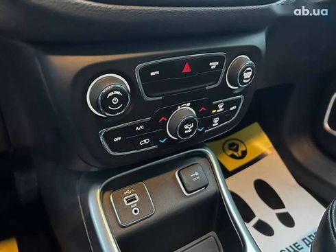 Jeep Compass 2021 - фото 17