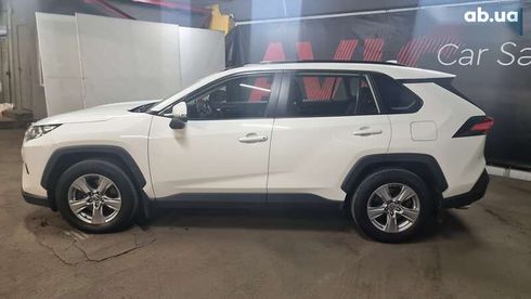Toyota RAV4 2022 - фото 3