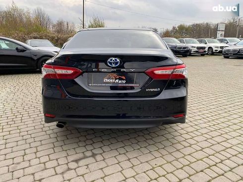 Toyota Camry 2020 - фото 6
