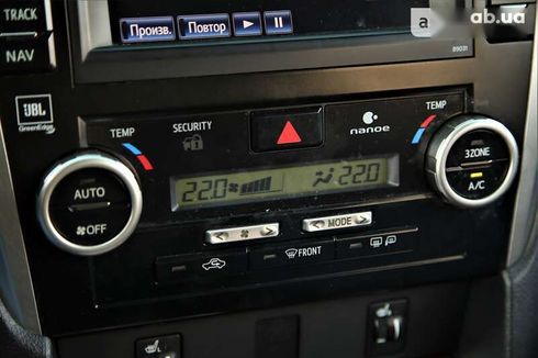 Toyota Camry 2012 - фото 16