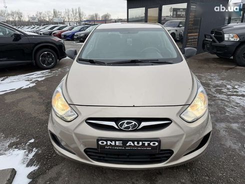 Hyundai Accent 2013 - фото 2
