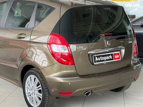 Mercedes-Benz A-Класс 2009 коричневый - фото 11