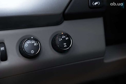 Chevrolet Suburban 2015 - фото 25