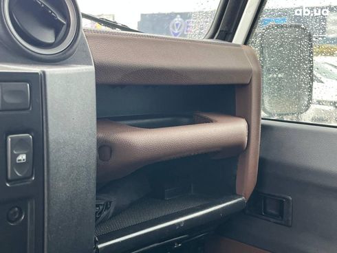 Land Rover Defender 2013 белый - фото 22