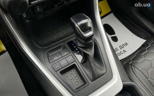 Toyota RAV4 2020 - фото 16