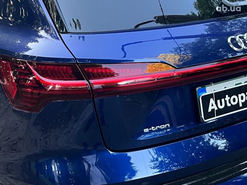 Audi E-Tron 2021 синий - фото 12