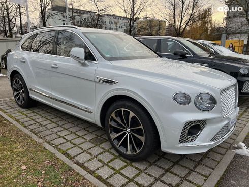 Bentley Bentayga 2021 - фото 23