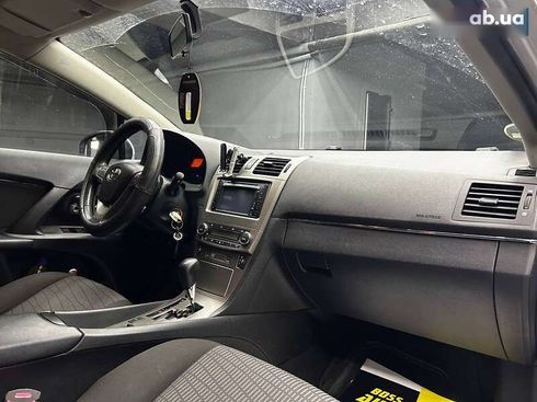 Toyota Avensis 2010 - фото 13