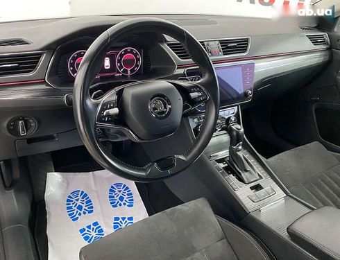 Skoda Superb 2020 - фото 6