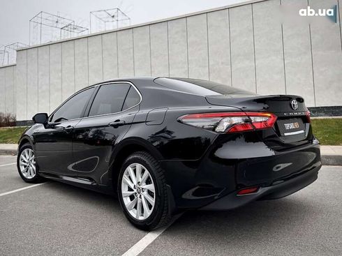 Toyota Camry 2023 - фото 8