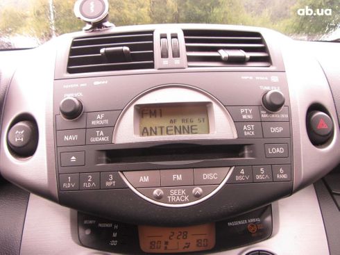 Toyota RAV4 2007 серый - фото 10