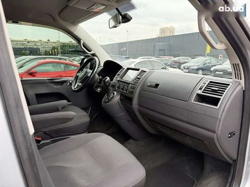 Volkswagen Multivan 2012 - фото 16