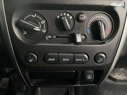 Suzuki Jimny 2018 - фото 24