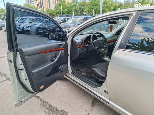 Toyota Avensis 2004 серый - фото 13