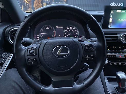 Lexus IS 2021 - фото 21