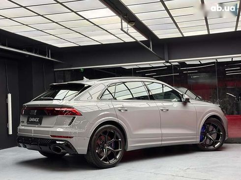 Audi RS Q8 2025 - фото 23