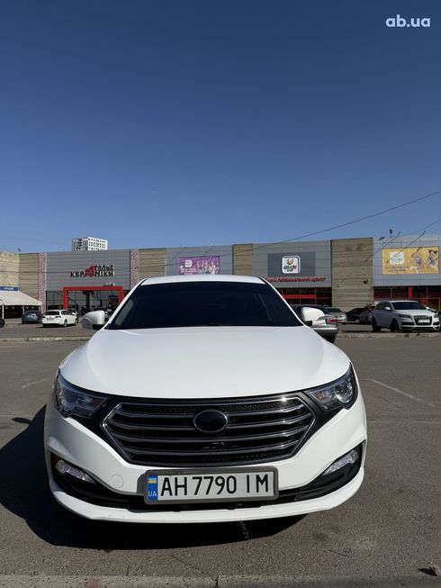FAW Besturn B30 2019 белый - фото 2