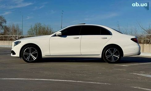 Mercedes-Benz E-Класс 2019 - фото 10