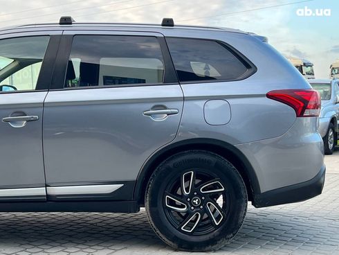 Mitsubishi Outlander 2017 серый - фото 5