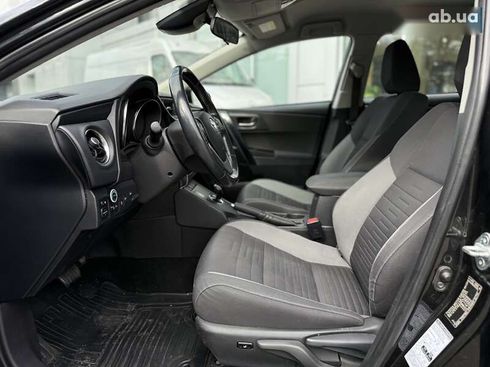 Toyota Auris 2018 - фото 13