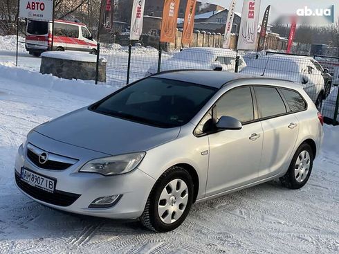 Opel Astra 2011 - фото 3