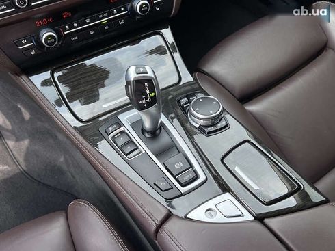 BMW 5 серия 2015 - фото 26