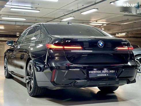 BMW i7 2022 - фото 19