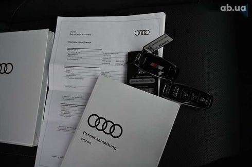 Audi e-tron S 2022 - фото 10