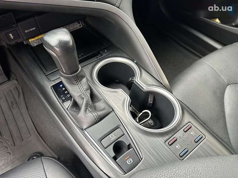 Toyota Camry 2021 - фото 26