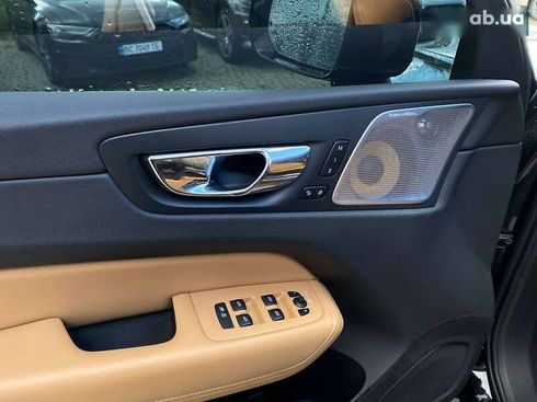 Volvo XC60 2019 - фото 15