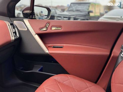 BMW iX 2022 - фото 9