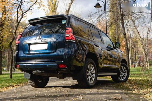 Toyota Land Cruiser Prado 2017 - фото 6