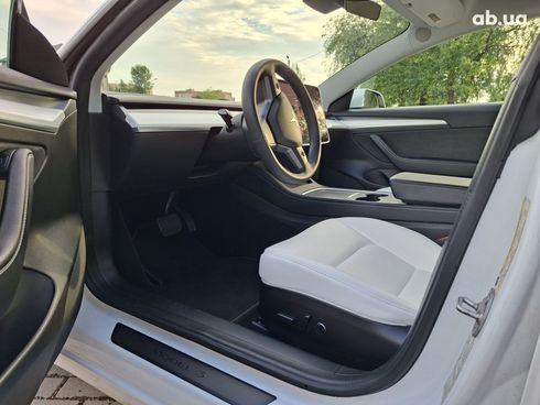 Tesla Model 3 2021 белый - фото 8