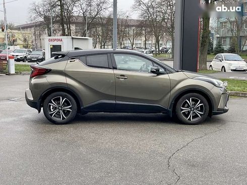 Toyota C-HR 2022 - фото 8