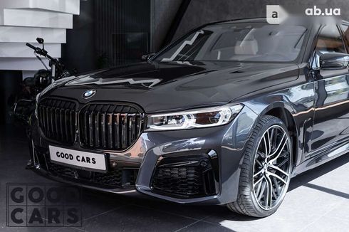 BMW 7 серия 2017 - фото 9