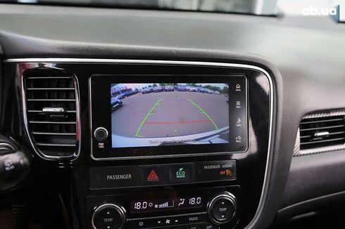 Mitsubishi Outlander 2017 - фото 17