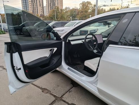 Tesla Model 3 2019 белый - фото 15