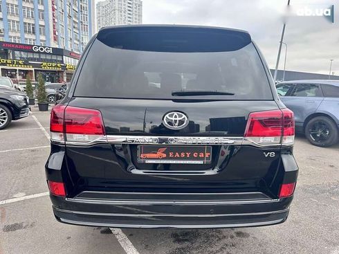 Toyota Land Cruiser 2019 - фото 18