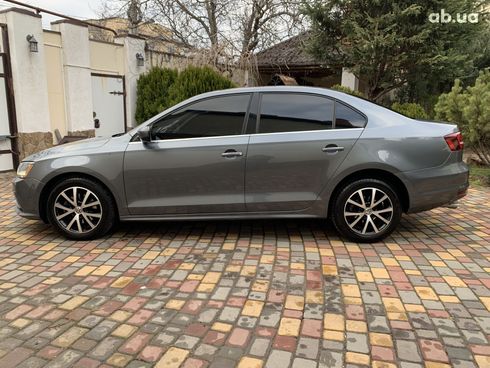 Volkswagen Jetta 2016 серый - фото 18