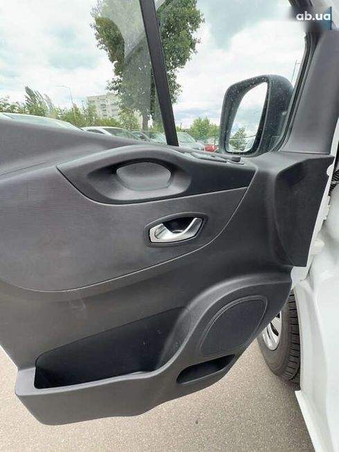 Renault Trafic 2020 - фото 17