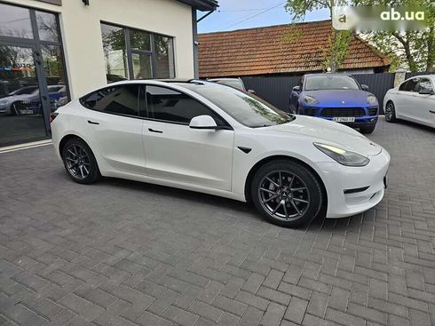 Tesla Model 3 2021 - фото 13