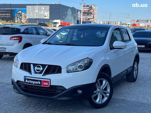 Nissan Qashqai 2010 белый - фото 2