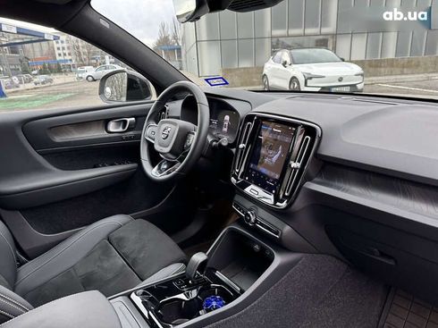 Volvo XC40 2023 - фото 19