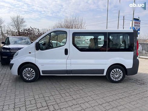 Opel Vivaro 2012 - фото 27