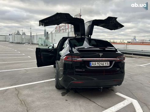 Tesla Model X 2018 - фото 18