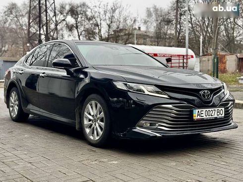 Toyota Camry 2020 - фото 10