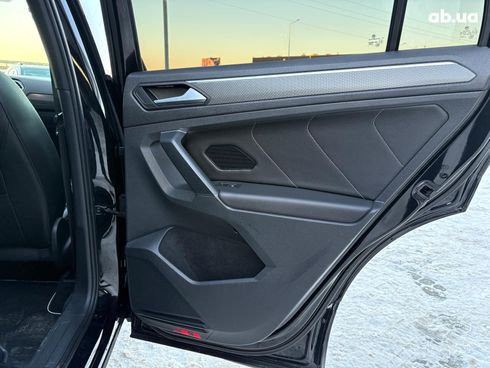 Volkswagen Tiguan 2020 черный - фото 36
