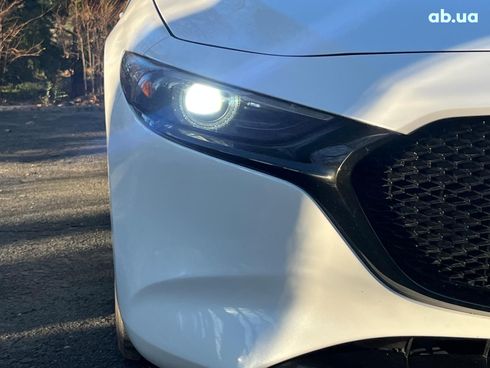 Mazda 3 2021 белый - фото 5