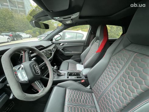 Audi RS Q3 2021 - фото 29
