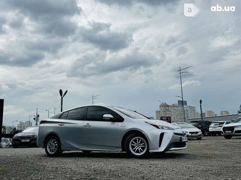 Toyota Prius 2019 - фото 10